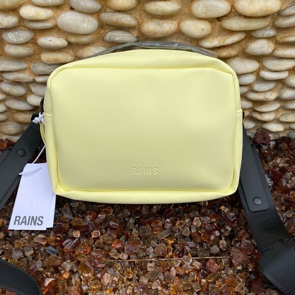 Rains Box Crossbody/Shoulder Bag Yellow (Straw) New! New w/Tag (NWT) Retail $110 - Picture 2 of 8
